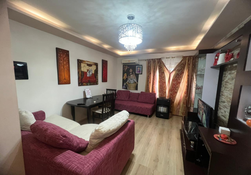 Shitet Apartament 3+1 Në Lagjen Partizani
